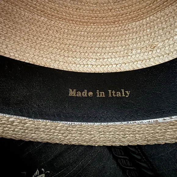 Classic Italian made Straw Boater Skimmer Hat with Red and Navy Band. Beautiful - Picture 5 of 7